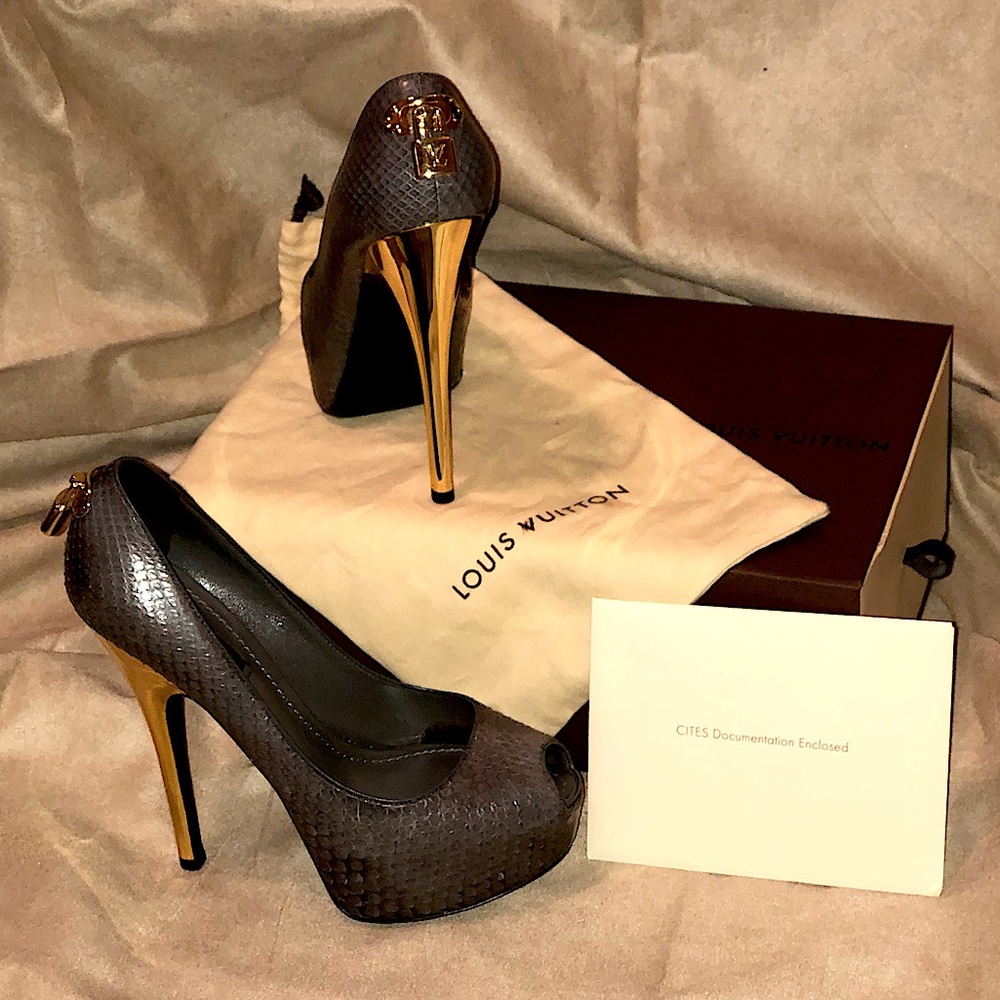 Louis Vuitton Grey🐍Python Rare Heels🔥🔥🔥